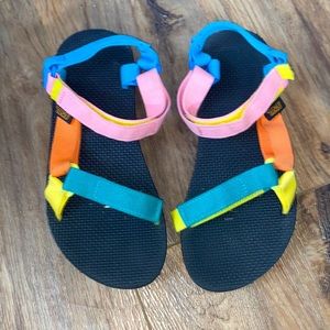 NEVER WORN! Tevas size 4
